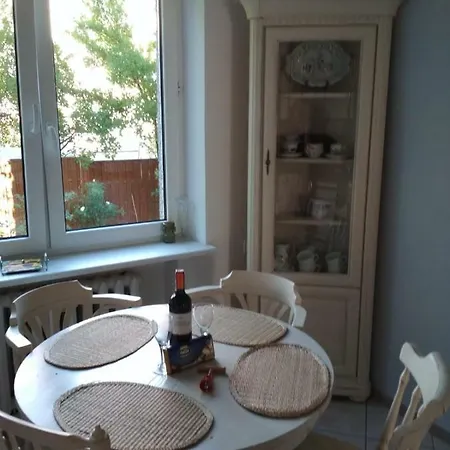 U Adeli Apartment